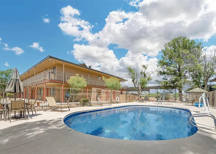 Western Hotel 3*